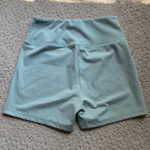 Gymshark Shorts - Picture 2 of 4